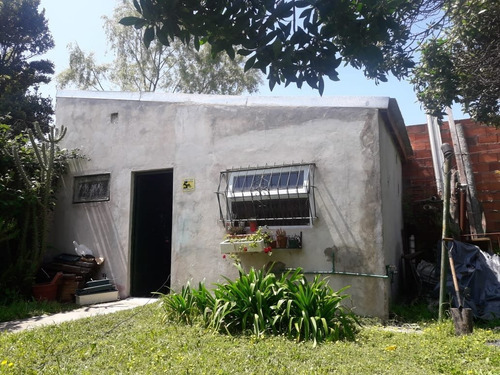 Latorre Prop. Vende Chalet De 4 Amb Con Hermoso Parque + Depto En El Fondo