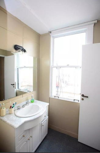 Av Rivadavia 700 Monserrat Oficina U$170.000