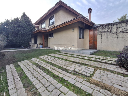 Casa En Venta De 4 Dorm. En Lo Barnechea Jumbo Pie Andino