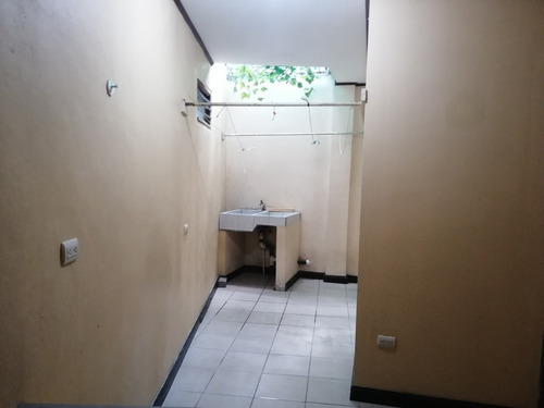 Imagen 4 de 12 de Apartamento En La Lima Frente Al Moll Paseo Metropoli De Un