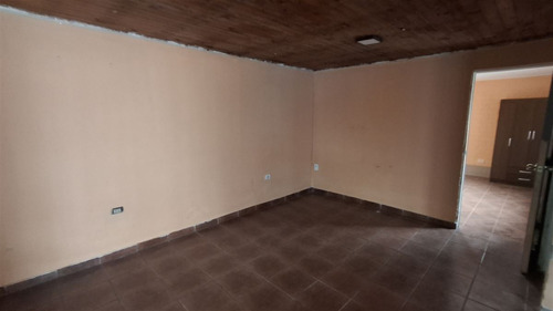 Casa En Venta De 1 Dorm. En El Bosque
