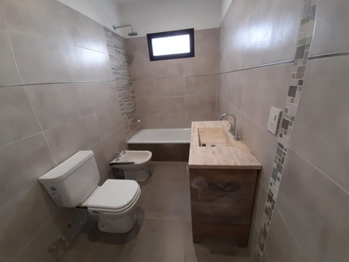 Imagen 7 de 10 de Duplex En Venta En Ituzaingo Norte