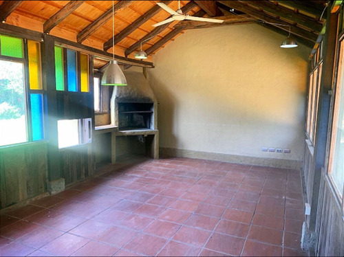 Parcela Con Casa En Sitio De 2000 Mts. Solida, Piscina Termp