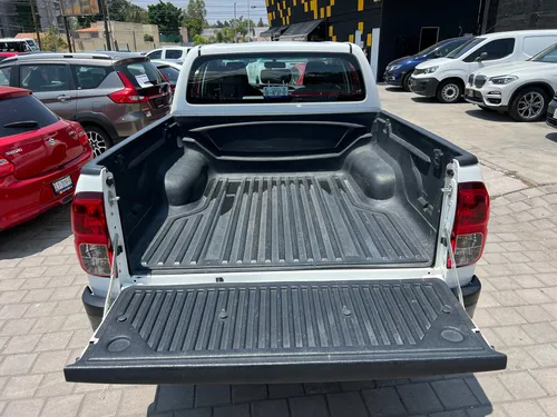 Toyota Hilux 2.7 Cabina Doble Sr Mt