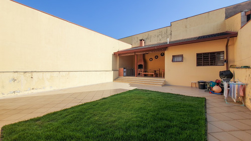 710 Mil / Casa À Venda Com 2 Quartos Em Valinhos/sp