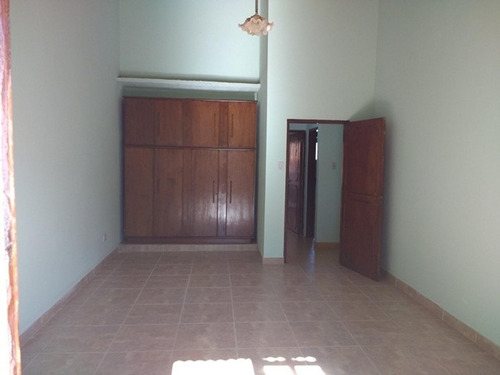 Dos Duplex Sobre Calle Gomez Portinho