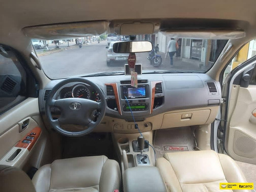 Toyota Fortuner .