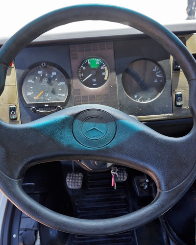 Camion M. Benz 710 '06 C/ Carroc. Baranda Volcable