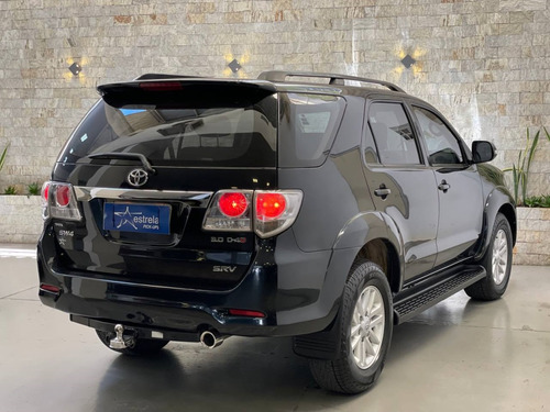 Toyota Hilux SW4 3.0 SRV 4X4 7 LUGARES 16V TURBO INTERCOOLER DIESEL 4P AUTOMÁTICO