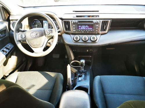 Imagen 13 de 15 de Toyota Rav4 2017 2.5 Le At