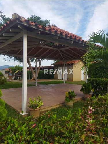 Imagen 16 de 18 de Venta De Casa En Obra Gris En Canaima Ii