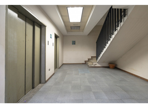 Se Vende Edf Comercial/industrial La Urbina Calle 1 78-25-05