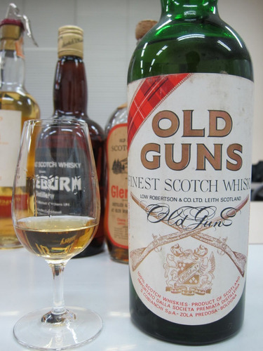Imagen 4 de 4 de Whisky Old Guns Bot 1970s - Port Ellen 750ml