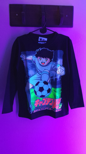 Remera Manga Larga Capitan Tsubasa Fluo Brilla En Oscuridad