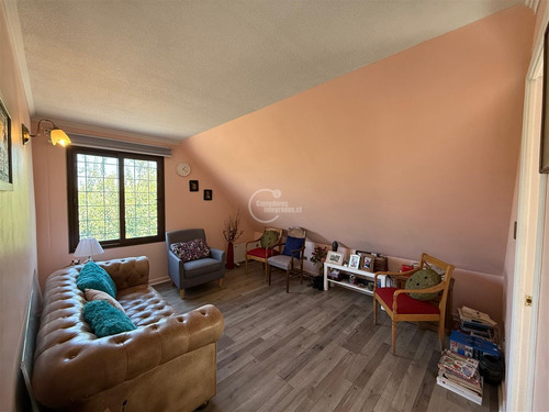 Casa En Venta De 5 Dorm. En Lo Barnechea