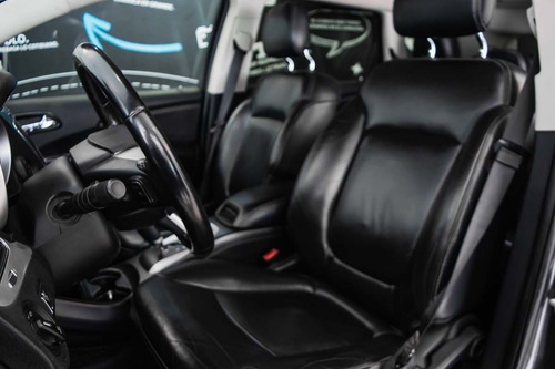 Imagen 11 de 14 de Dodge Journey 2014