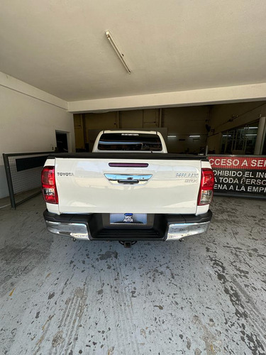 Toyota Hilux 2.8 Cd Srx 177cv 4x2 At
