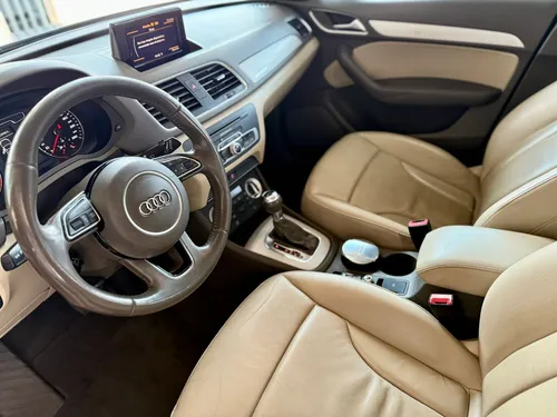 Audi Q3 2.0 Luxury 170hp S-Tronic At