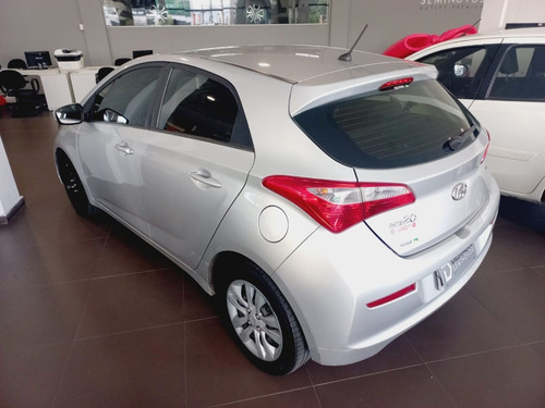 Imagem 10 de 16 de Hb20 1.6 Comfort Plus Manual 2017 Prata