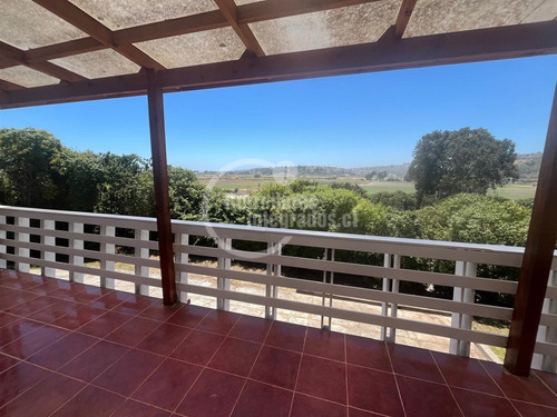 Casa En Venta De 5 Dorm. En Santo Domingo