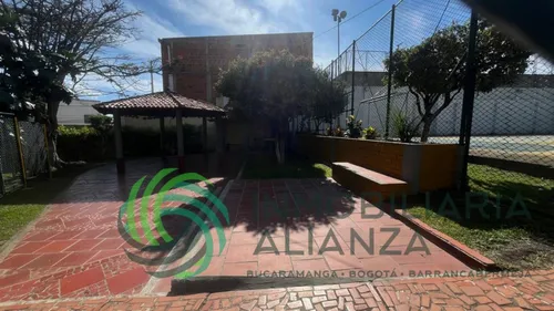 Casa En Venta En El Tejar. Cod V61711