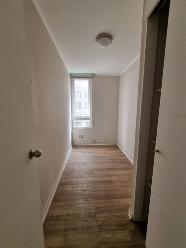 Departamento En Venta De 2 Dorm. San Miguel - Metro Lo Vial