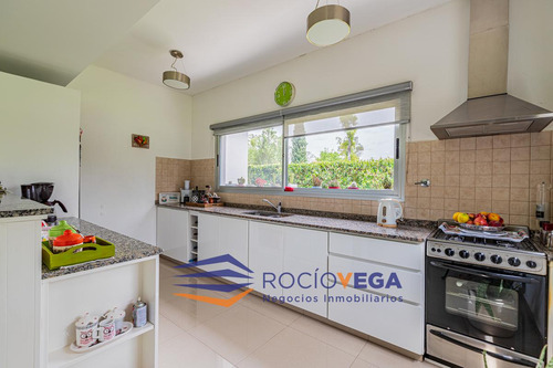 Casa A La Venta En Casco De Álvarez Moreno