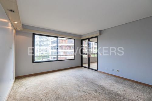 Penthouse - Europa/ Ricardo Lyon