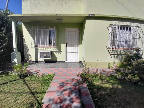 Casa En Venta En Luis Guillón