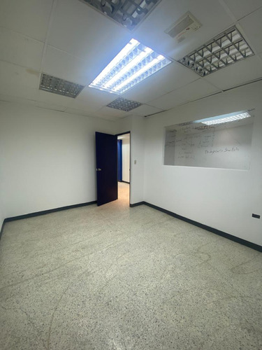 Alquiler Oficina / Intercomunal Maracay / Turmero / Pa7161