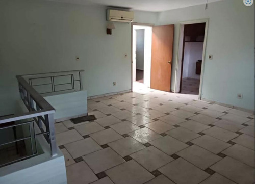 Imagen 13 de 13 de Casa En Brazo Oriental 4 Casas , Único Padrón!!! Gran Oportunidad!!! Cocheras Y Piscina!! Ideal Familias Grandes, Interesados En Construir, Zona Vis, Reciclajes. Etc