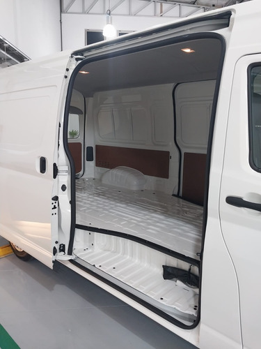 Toyota Hiace 2.8 Tdi Furgón 6at L2h2 3a 5p