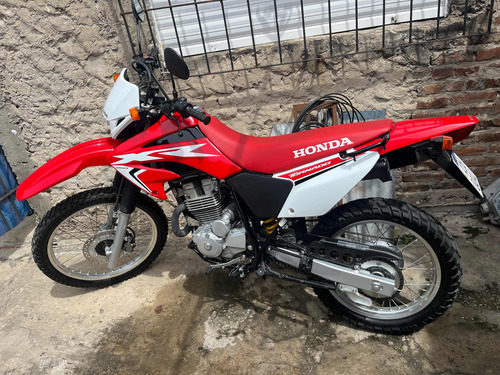 Honda Tornado 250 Modelo 2022 Con 2100 Kilómetros Soy Titula