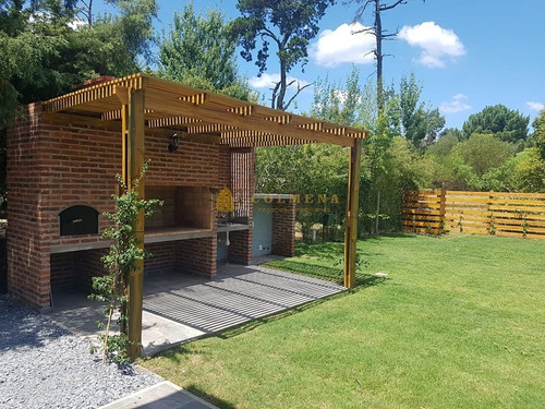 Casa En Propiedad Horizontal A Estrenar En Pinares, 3 Dormitorios Y Parrillero- Ref: 3411