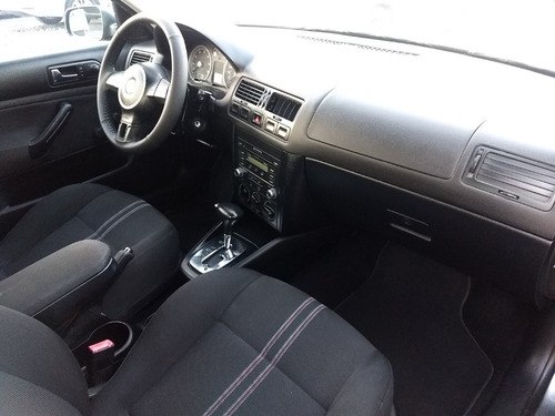 Imagen 12 de 15 de Volkswagen Jetta Cl Team 2013