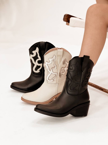 Botas Texanas Mujer Cuero Taco Medio Bordado Relieve Western