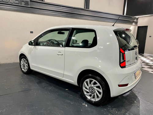 Volkswagen Up! 2017 1.0 High Up! 75cv 3 P