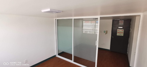 Oficina Con Sala De Juntas A 5 Minutos De Metro Misterios En Renta