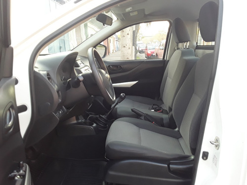 Imagen 9 de 22 de Nissan Np 300 Cabina Simple