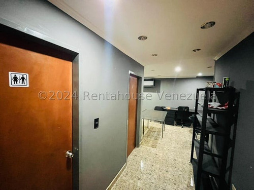 Galpon Industrial En Venta En Zona Industrial De Barquisimeto, Ideal Para La Inversion Comercial O Para Deposito, 2 4 - 2 0 7 0 4 , Francisco Rojas Norscia De Rentahouse, Llama Ya En Invierte!!!
