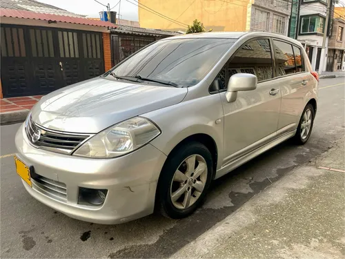Nissan Tiida 1.8 Premium 5 p
