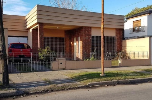 Imagen 2 de 10 de Casa En Venta En José C Paz