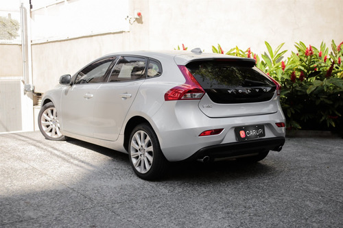 Volvo V40 2.0 T4 Comfort Turbo Gasolina 4p Automático
