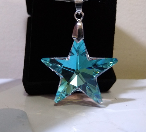 Imagem 5 de 5 de Pingente Estrela Swarovski Blue Aurora Boreal 2,8cm Em Ródio
