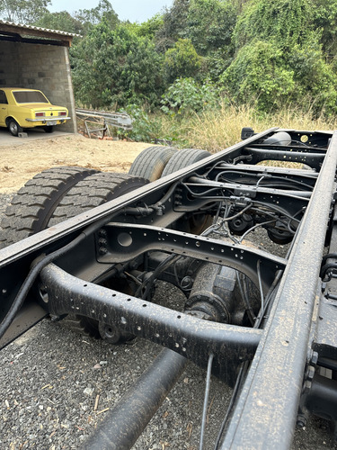 Vw 24280 Constellation Chassi 6x2