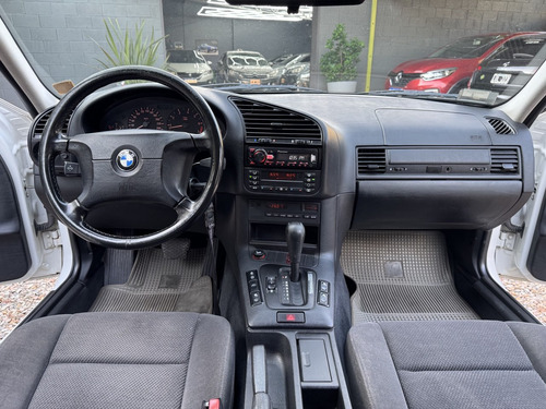 BMW Serie 3 1.8 318s Sedan
