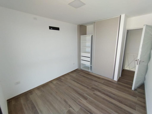 Imagen 7 de 11 de B° Docta . Olmedo Esq Rioja. 3 Dorm. 2 Baños. Patio. Amplio. Seguridad 24 Hs.