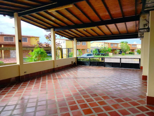 Se Vende Casa En La Urb. Los Tucanes Tipuro Maturin Monagas.