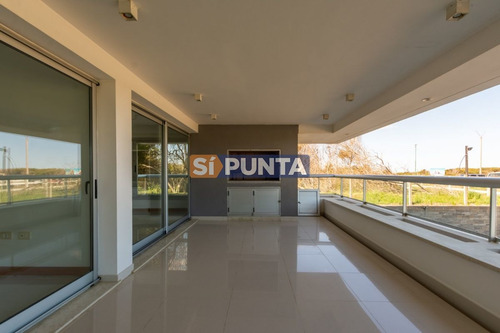 Imagen 4 de 24 de Apartamento A La Venta En Playa Brava