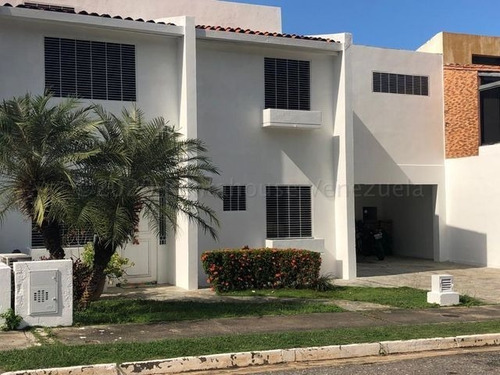 Imagen 1 de 15 de Leida Falcon Rentahouse Vende Casa En Parque Mirador Valencia 22-12926 Lf